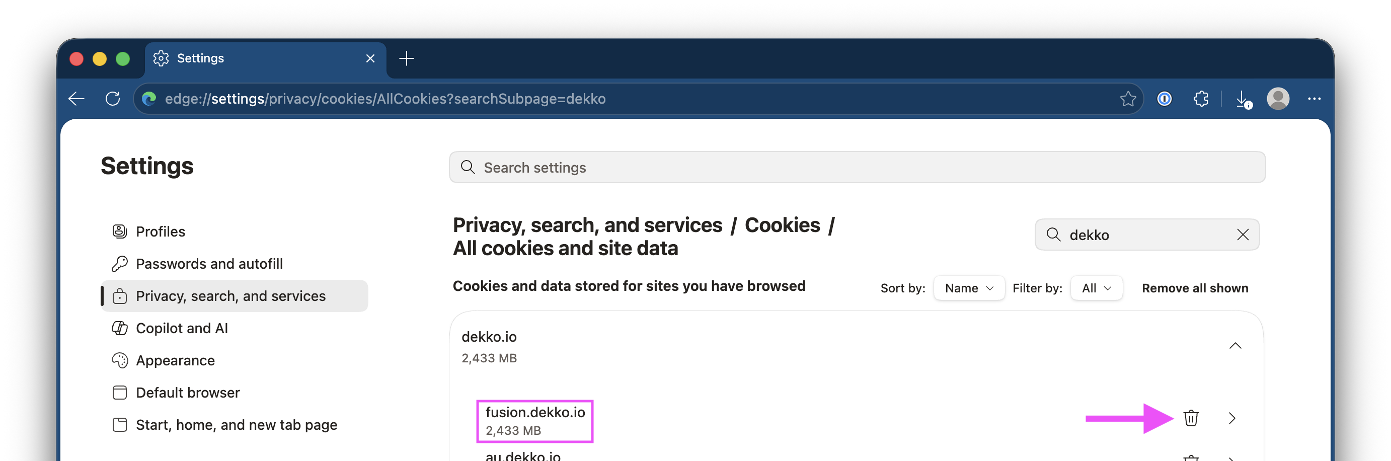 Edge Settings page filtered to "dekko" under All cookies and site data, with the fusion.dekko.io entry highlighted and an arrow pointing to its trash icon.