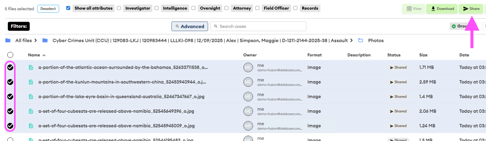 Five image files selected in the file list, with the Share button highlighted in the top-right toolbar.